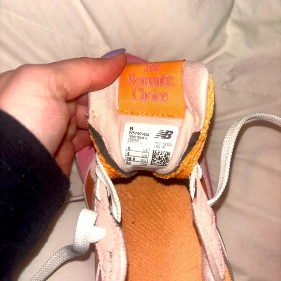 New Balance Women 57/40 Valentine’s Day Pink - Picture 3 of 3